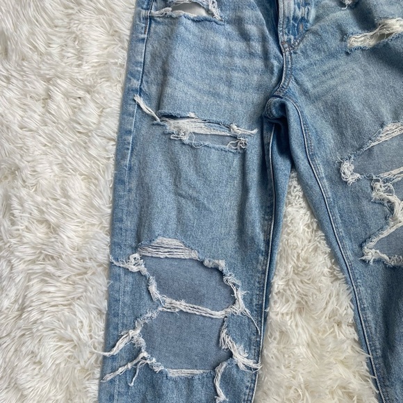AE Strigid Distressed Light Blue Denim Jeans. NWOT. - Picture 4 of 9